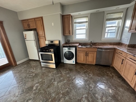 7 Orient Avenue, Apt 3